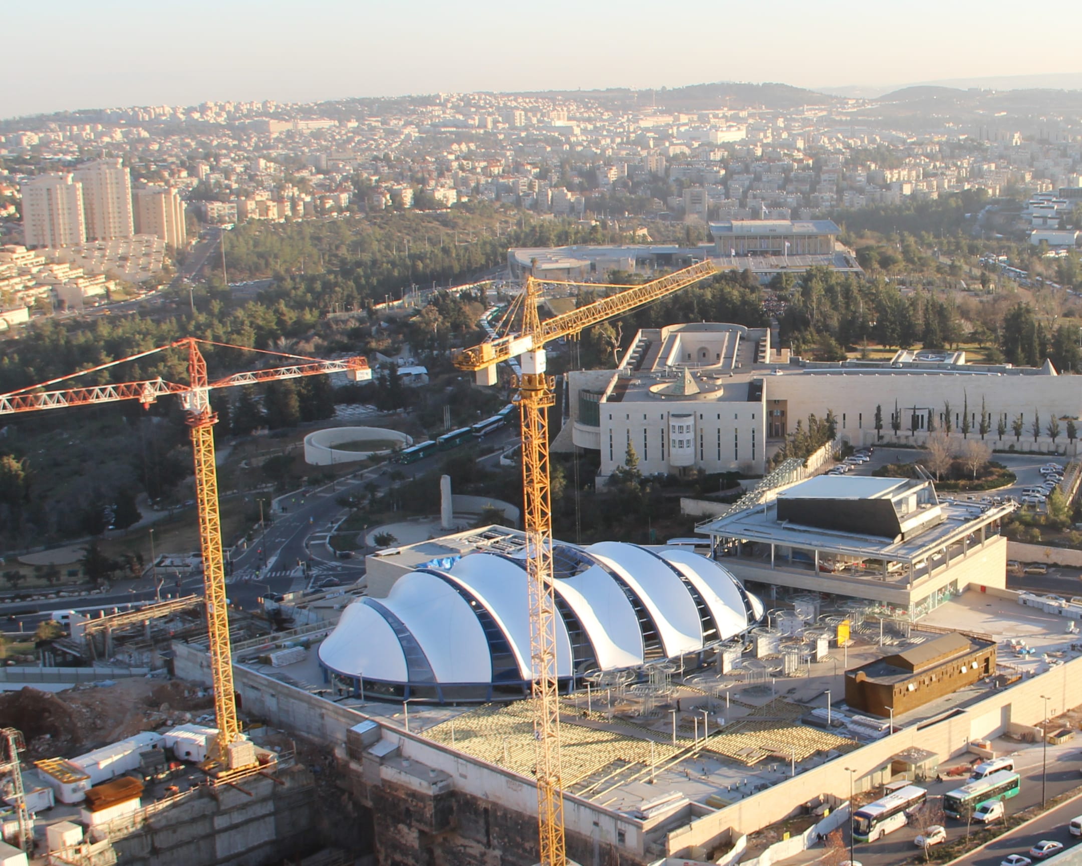 מבנה מתיחה לקרוי בניין הסינמה סיטי בירושליים